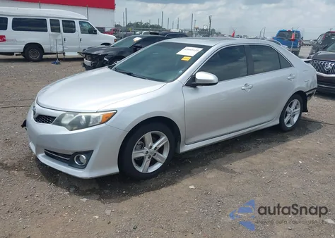 2013 Toyota Camry Se z USA, uszkodzony, nr VIN 4T1BF1FK3DU671078